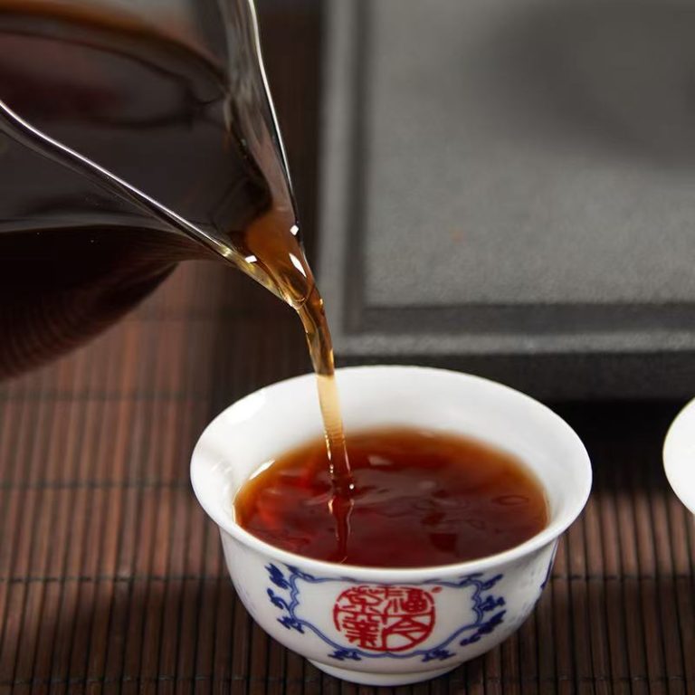 What Are the Differences Between Pu Erh Tea and Dark Tea