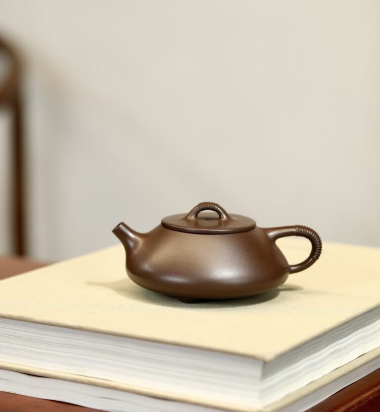 The Essence of Zisha (III): What's Really Inside the Clay?