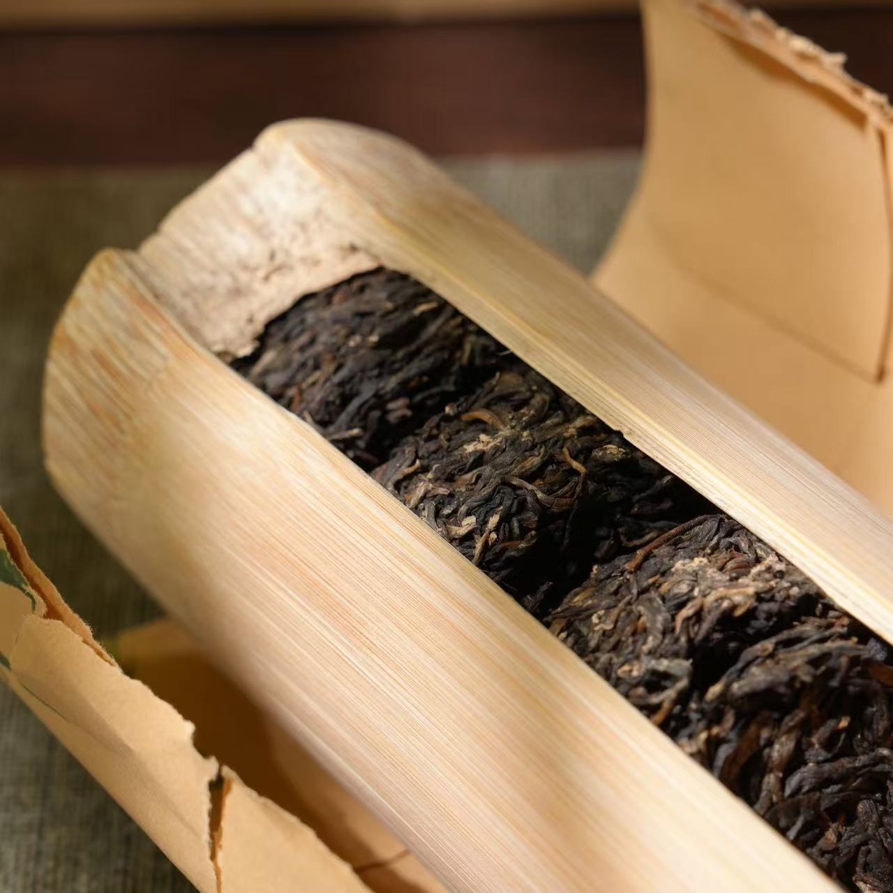 2024 Fu Jin Ban Zhang Bamboo Tube Raw Pu Erh Tea - Zhu Tong Cha2