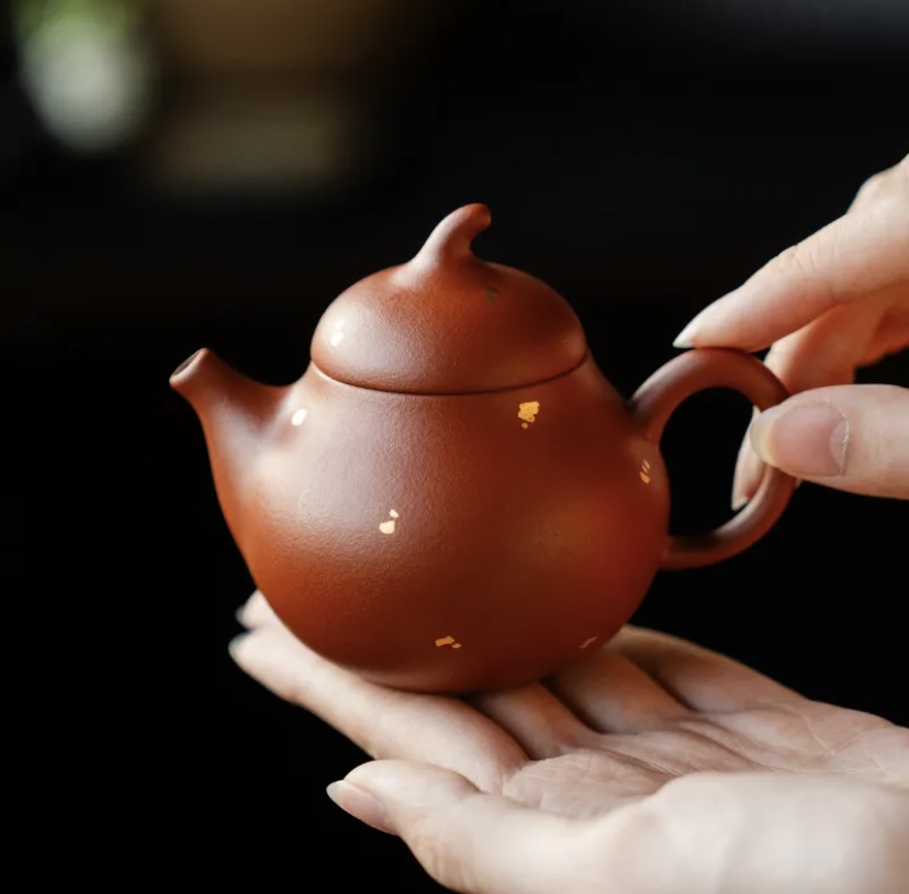Gold-Flecked Xiao Qie Gua Yixing Teapot-4