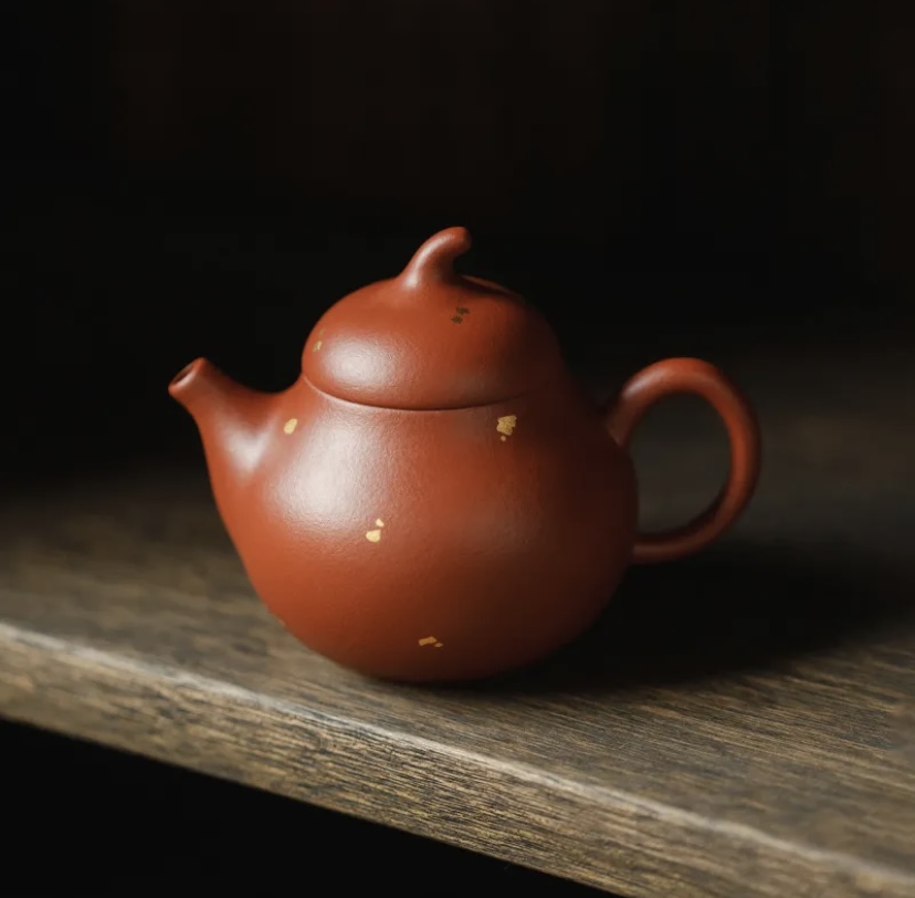 Gold-Flecked Xiao Qie Gua Yixing Teapot-5