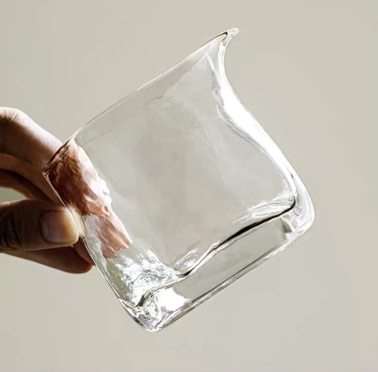 Handcrafted Glass Square Gong Dao Bei-4