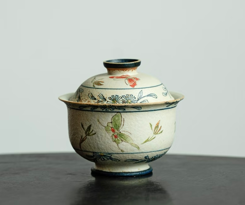 Qinghua Huoshi Red Gaiwan - Hand-Painted Gilded Butterfly