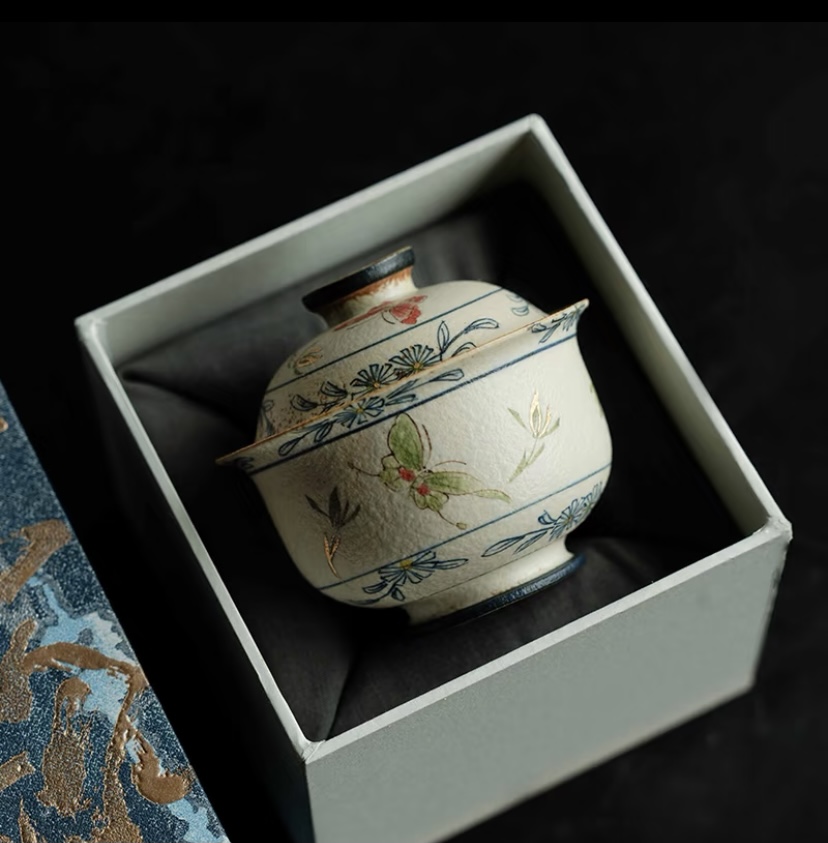 Qinghua Huoshi Red Gaiwan - Hand-Painted Gilded Butterfly3